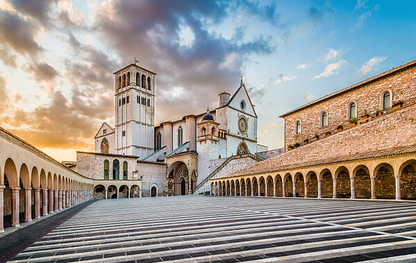 Basilica_of_St_Francis_of_Assisi_Umbria_Italy_Fine_Travel