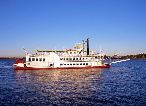 Paddle_steamer_boat_New_Orleans