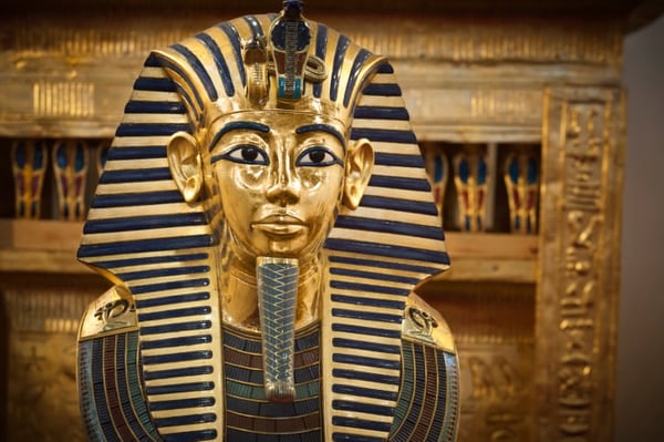 Tutankhamuns_funerary_mask_Egypt_Holiday