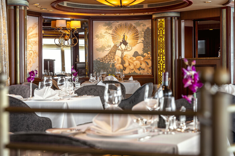 The Queens Grill restaurant aboard Queen Elizabeth