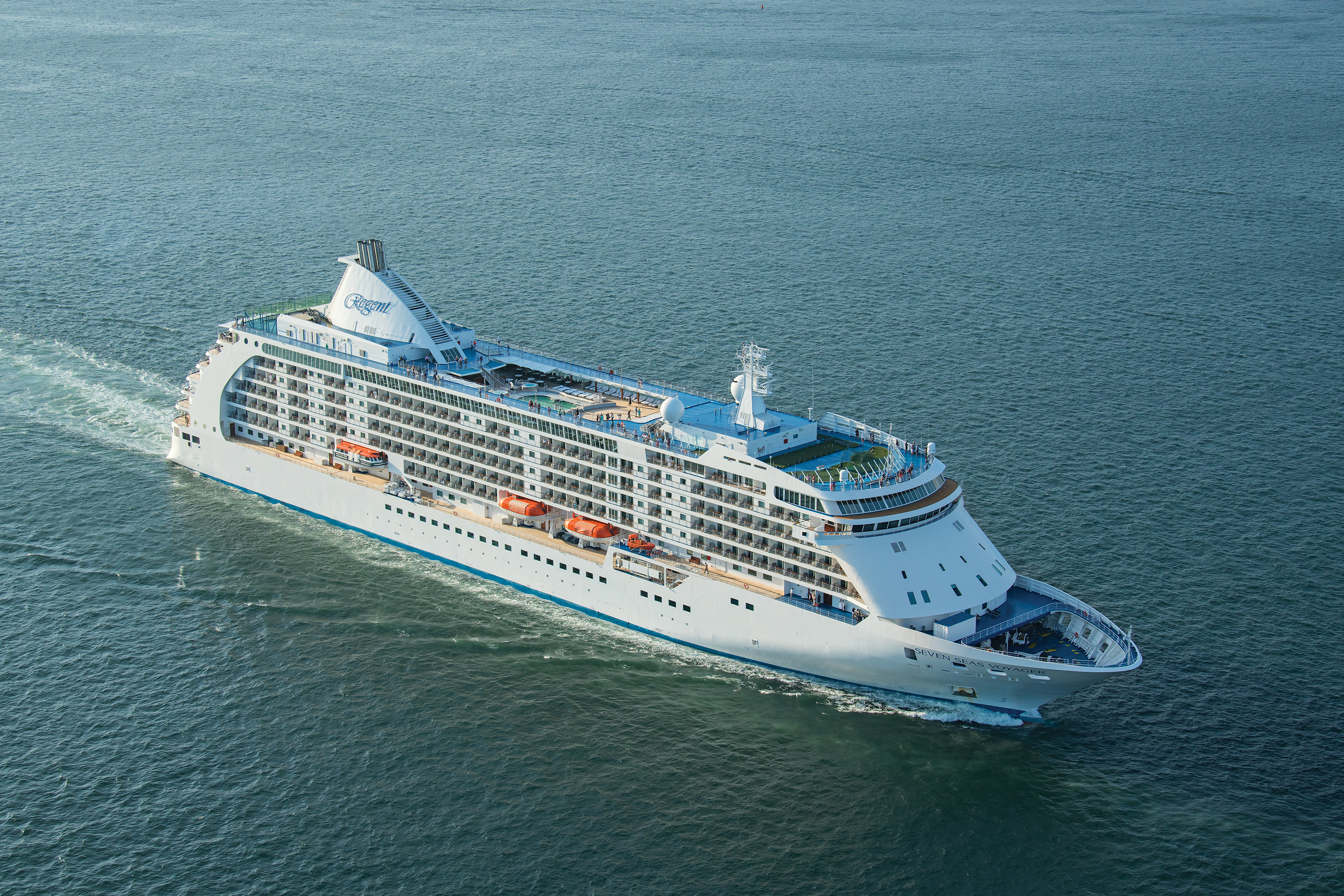 Seven Seas Voyager at sea