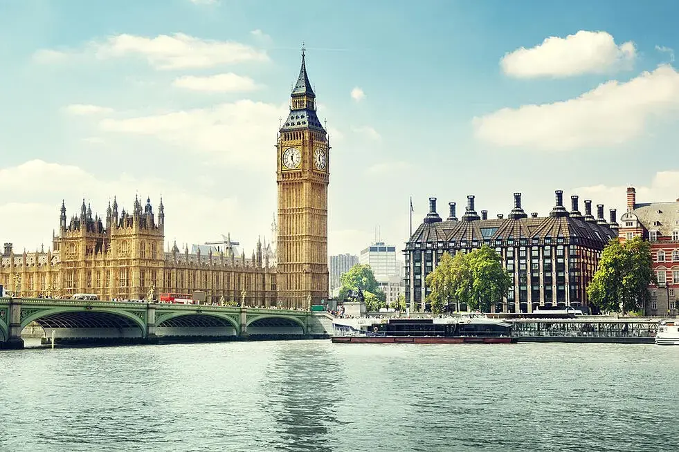 Big-Ben-in-sunny-day-London-2-1