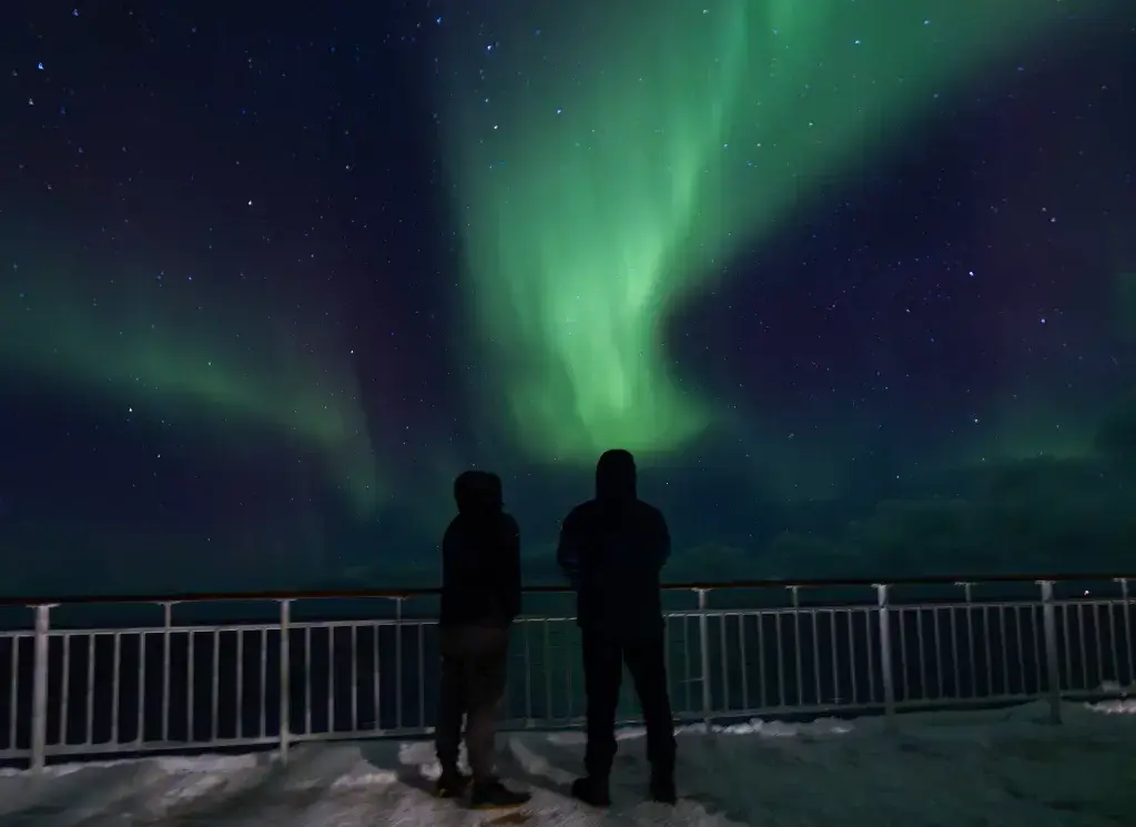 Hurtigruten-Follow-the-Lights